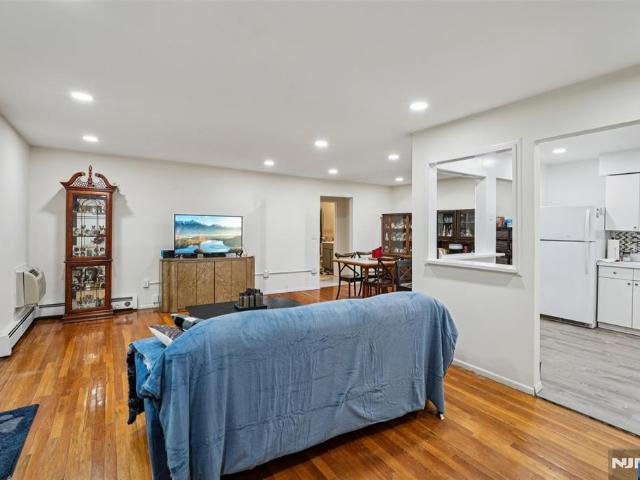 Condo for sale in Bloomfield, New Jersey