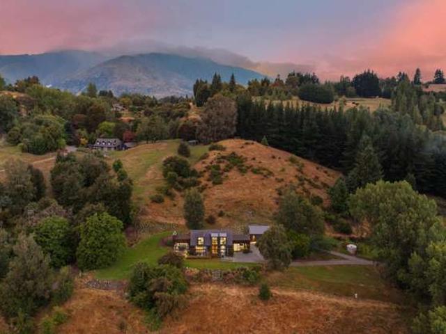 House for sale in Otakou