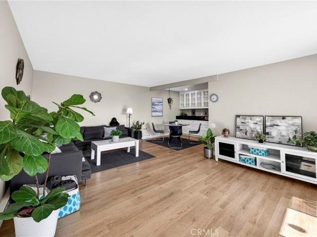 Condo for sale in Canoga Park, California
