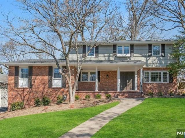 House for sale in Paramus, New Jersey