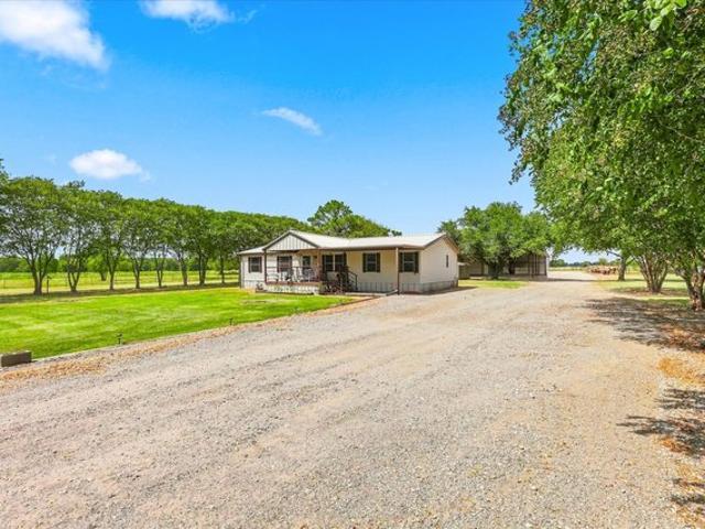 House for sale in Wills Point, Texas