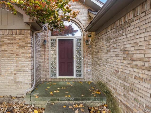 House for sale in Maple Creek Estates, New Baltimore