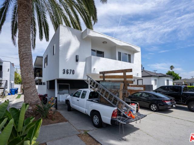 House for sale in Palms, Los Angeles