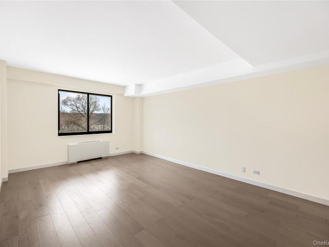Property for sale in The Bronx, Arverne