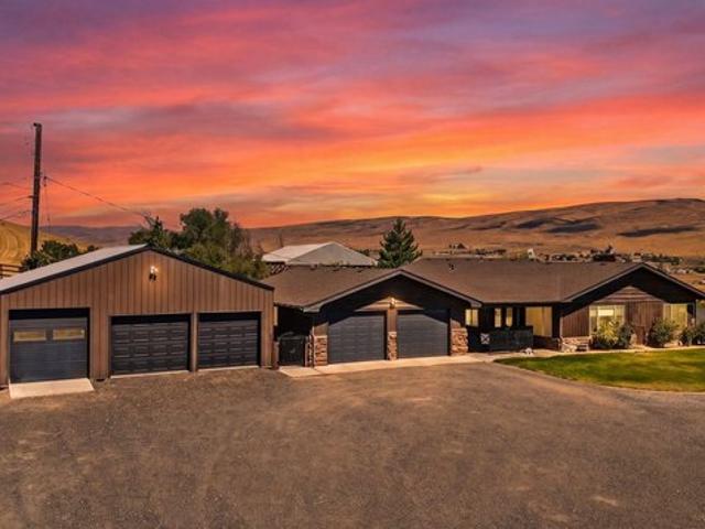 House for sale in Selah, Washington