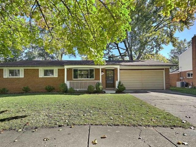 House for sale in Clinton Harper Beach, Clinton Township