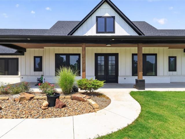 House for sale in Tecumseh, Pottawatomie County