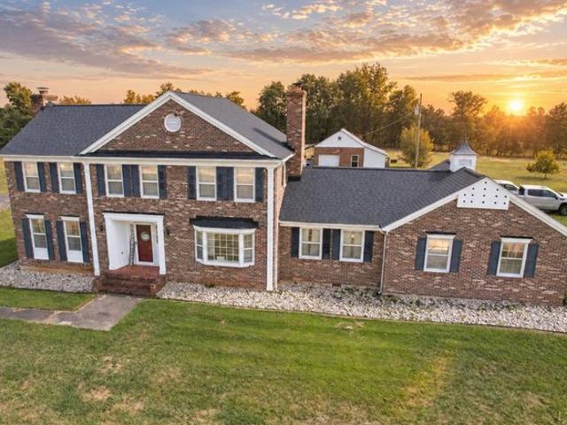 House for sale in Long Island, Gladys