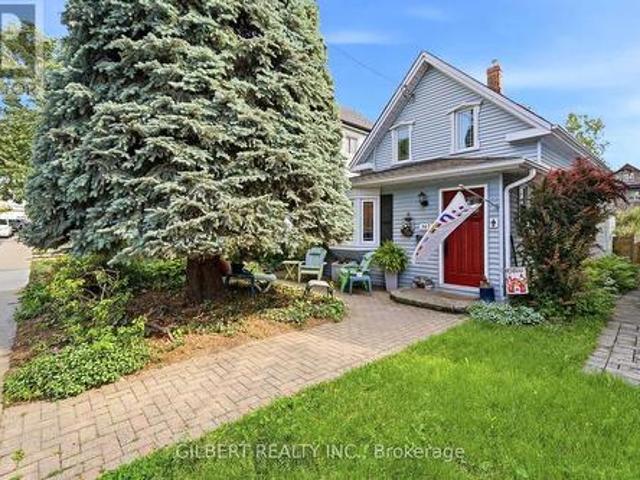 House for sale in Ancaster, Ontario