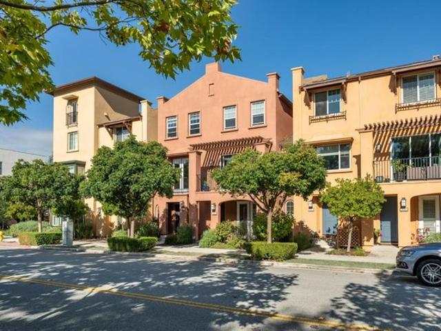 Townhouse for sale in San Mateo, California