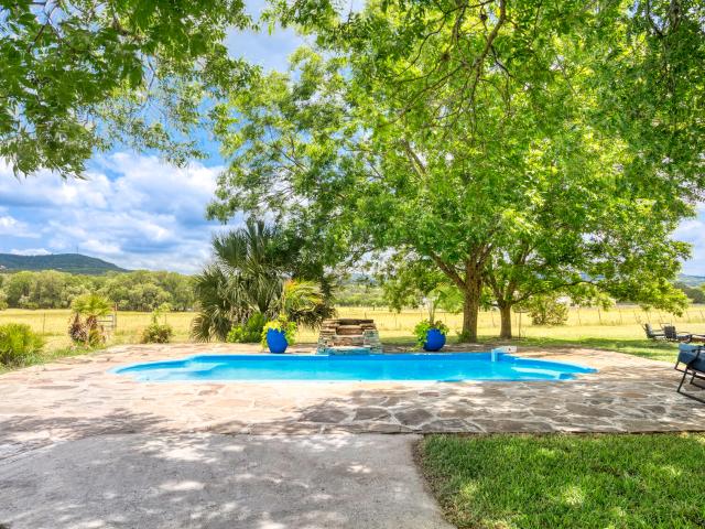 House for sale in Pipe Creek