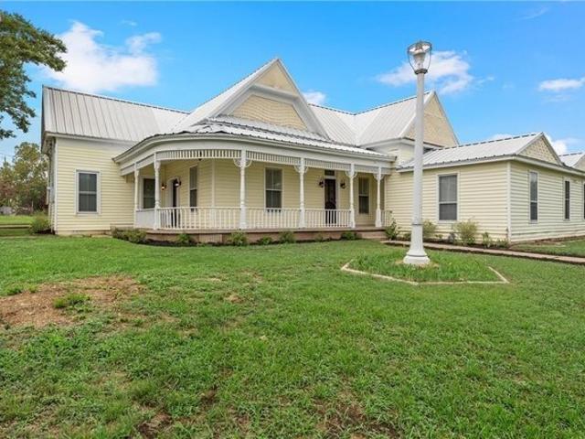 House for sale in China Spring, Texas
