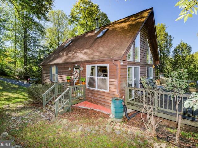 House for sale in Apple Mountain Lake, Warren County