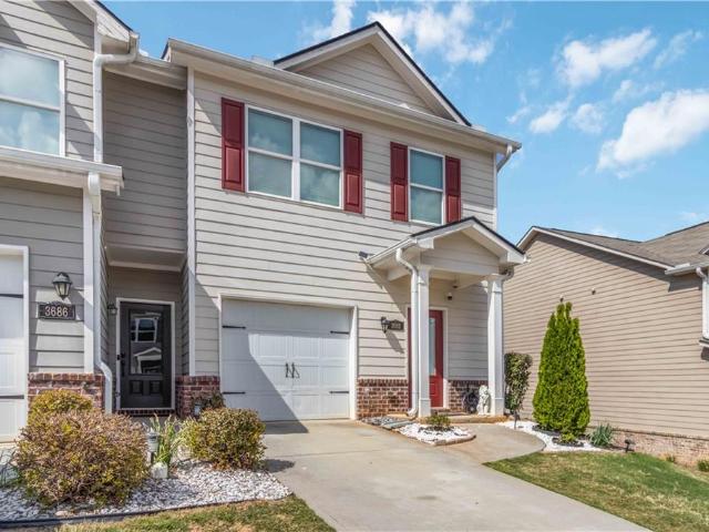 Townhouse for sale in Oakwood, Georgia