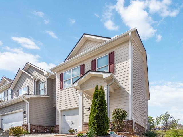 Townhouse for sale in Oakwood, Georgia