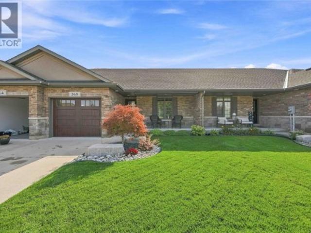 House for sale in Brights Grove, Ontario