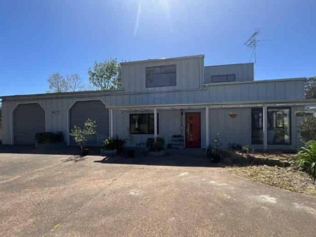 House for rent in Awhitu, Oroua County