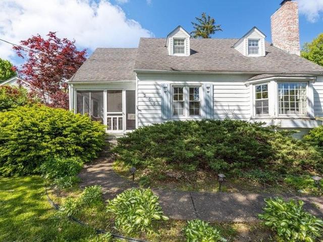 House for sale in Hebron, Licking County