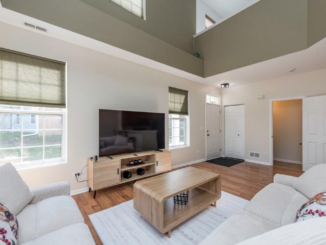Townhouse for sale in Round Lake, Illinois