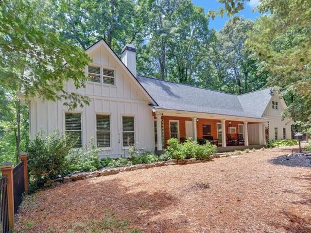 House for sale in Dahlonega, Georgia
