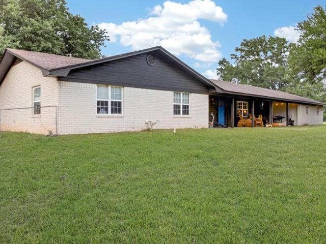 House for sale in Gilchrist, Texas