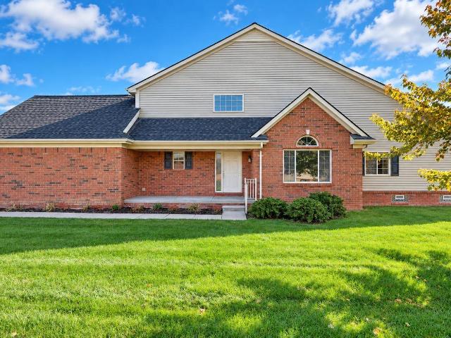 Condo for sale in Parkside Pointe, Sterling Heights