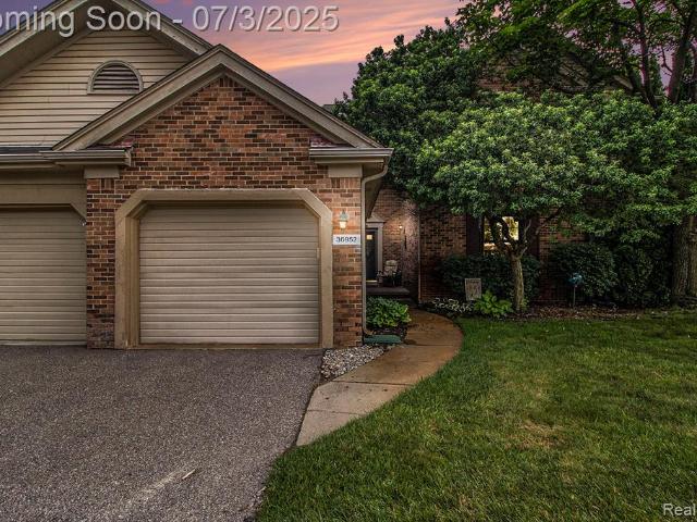 Condo for sale in Farmington