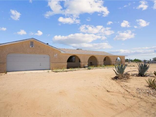 House for sale in Golden Valley