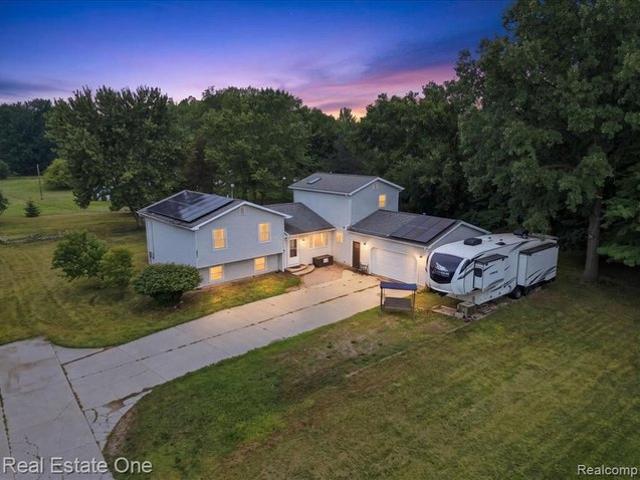 House for sale in Lapeer, Lapeer County