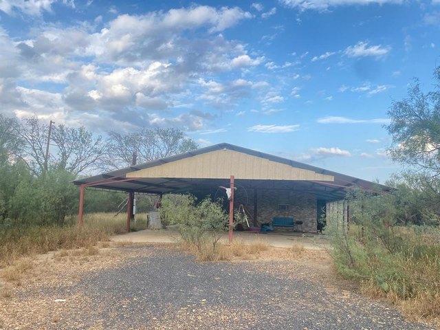 Farm for sale in Carrizo Springs, Texas