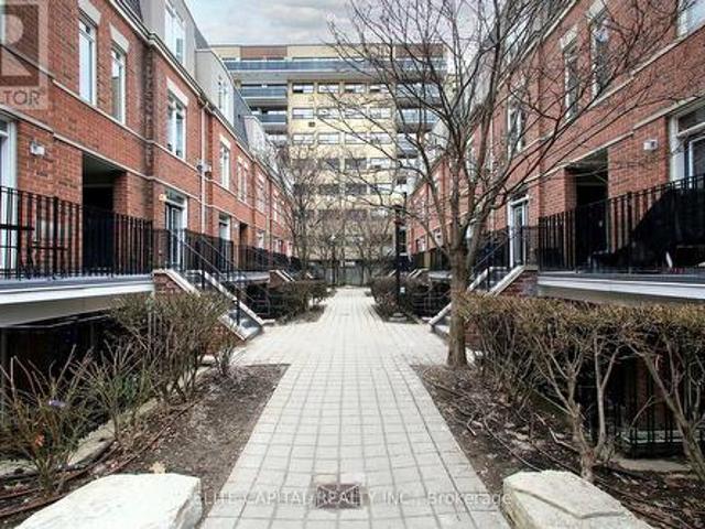 Townhouse for sale in Woburn, Ontario