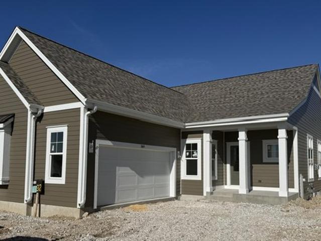 House for sale in Pewaukee, Wisconsin