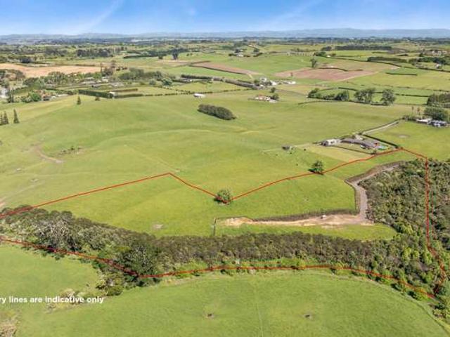 Property for sale in Awhitu