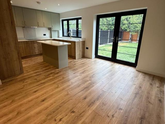 Apartment for rent in London Borough of Ealing, Greenford
