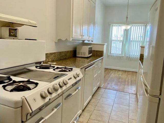 Apartment for rent in Canoga Park, California