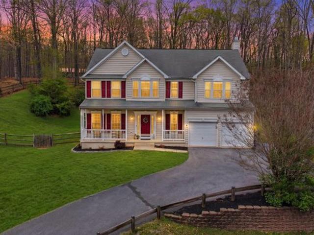 House for sale in Hedgesville, West Virginia
