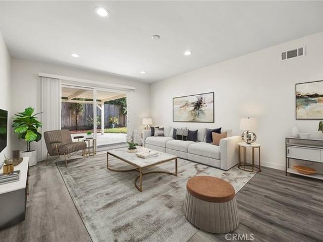 House for sale in La Canada Flintridge, California
