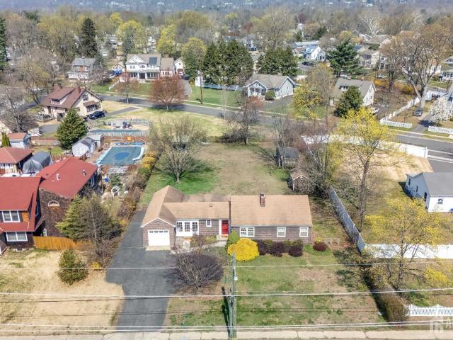 House for sale in Middlesex, New Jersey