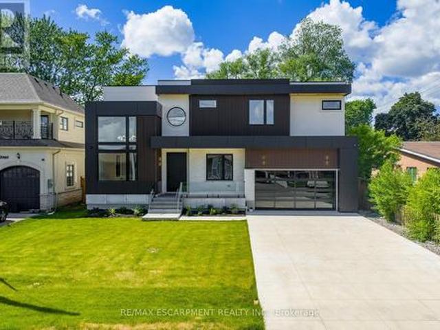 House for sale in Oakville, Ontario