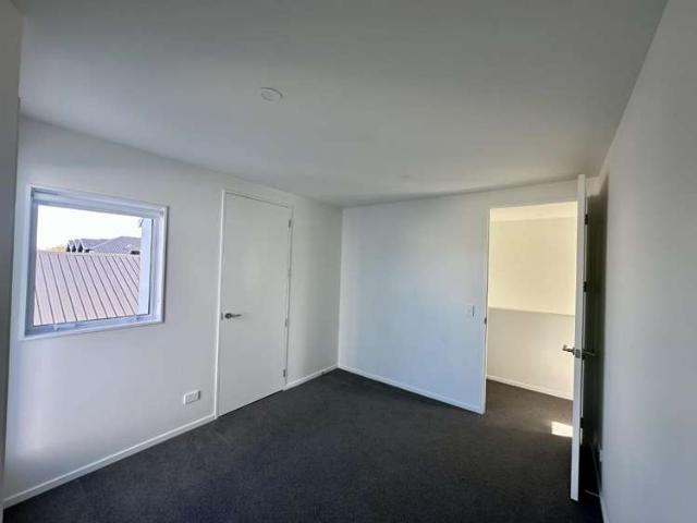 Townhouse for rent in Canterbury