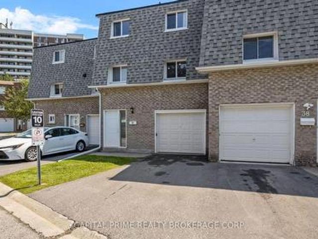 Townhouse for sale in Woburn, Ontario