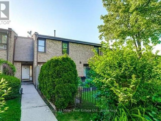 Townhouse for sale in Mississauga, Ontario