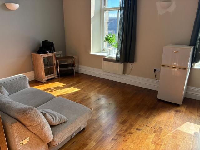 Apartment for rent in Springwood, Kirklees