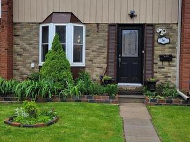 Townhouse for sale in Georgina, Ontario