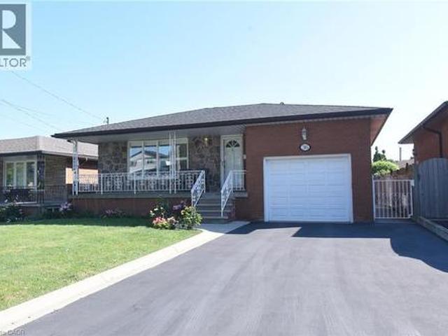 House for sale in Ancaster, Ontario