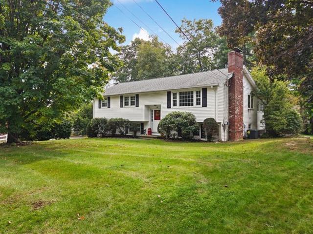 House for sale in Dracut, Middlesex County