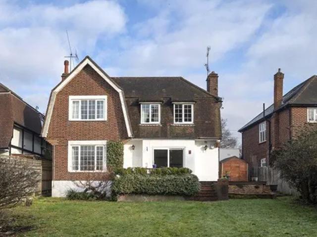 House for rent in London Borough of Merton, Raynes Park