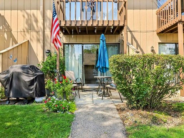 Condo for sale in Fox Lake, Illinois