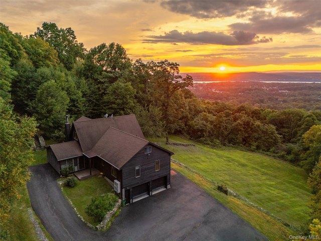 House for sale in Beacon Hills, City of Beacon