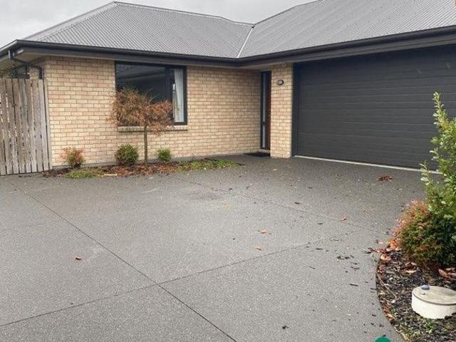 House for rent in Chaslands, Canterbury